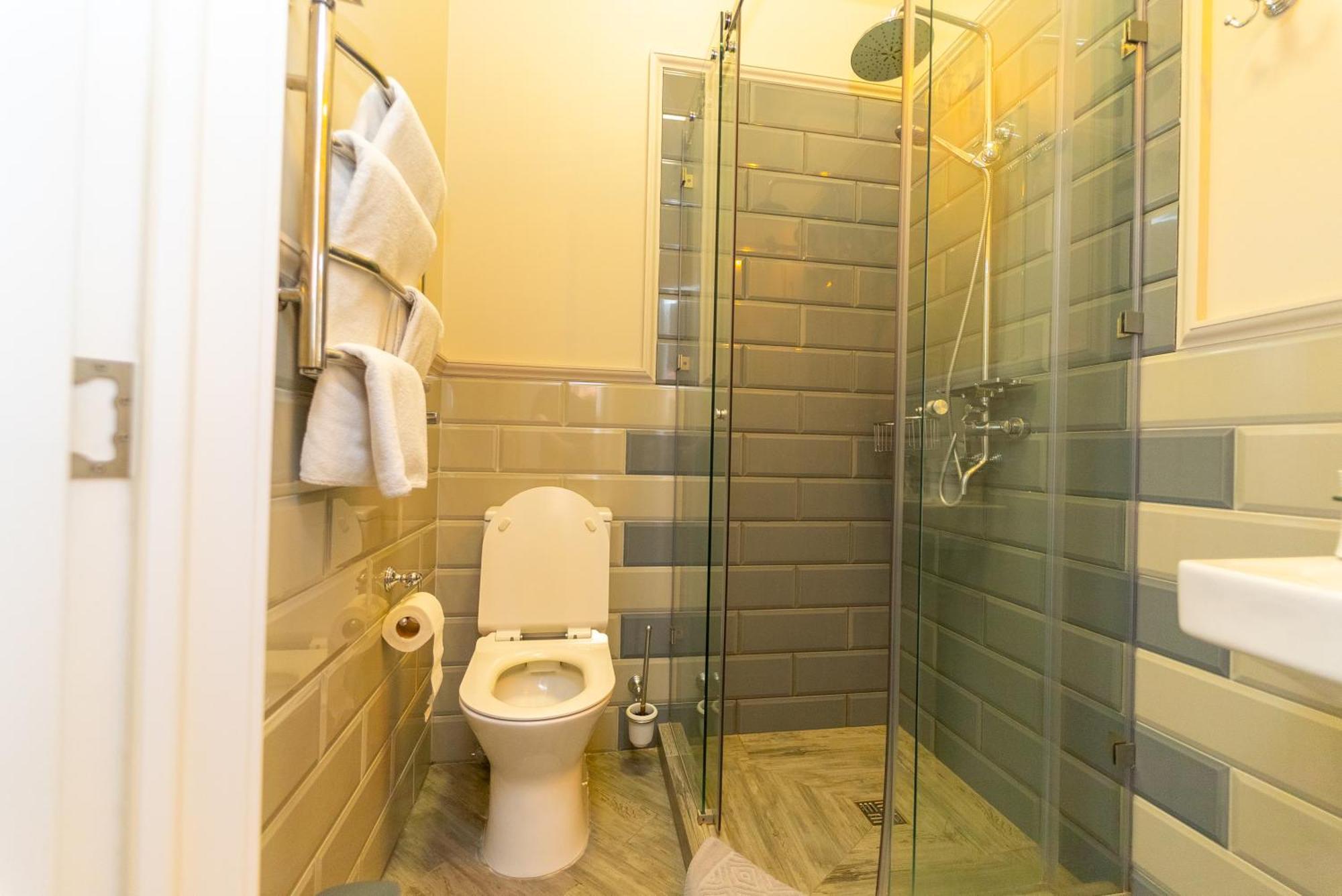 Maner Hotel Odessa Ngoại thất bức ảnh